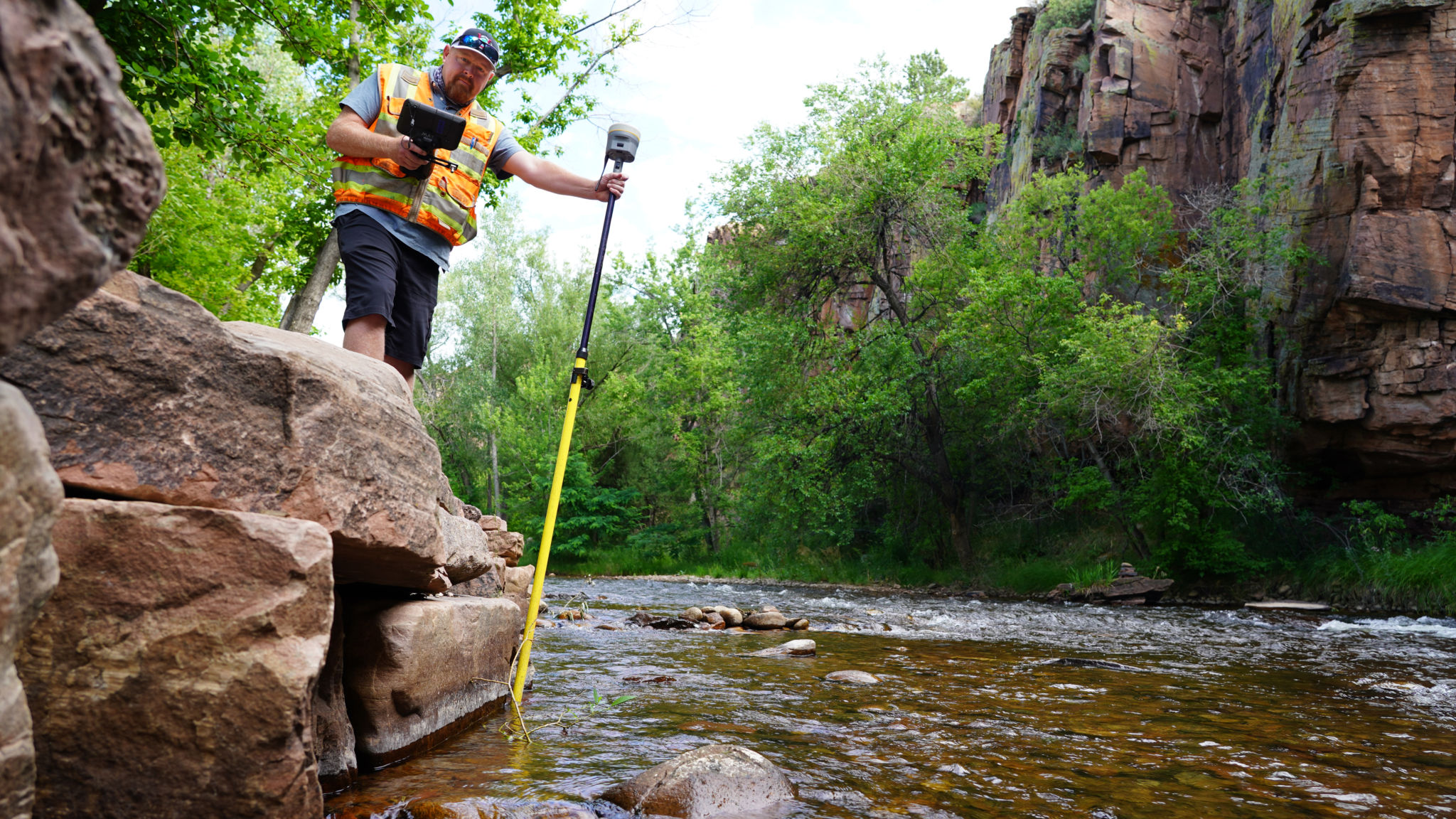 Trimble announces the R12i GNSS with groundbreaking IMUbased tilt compensation Geo Week News