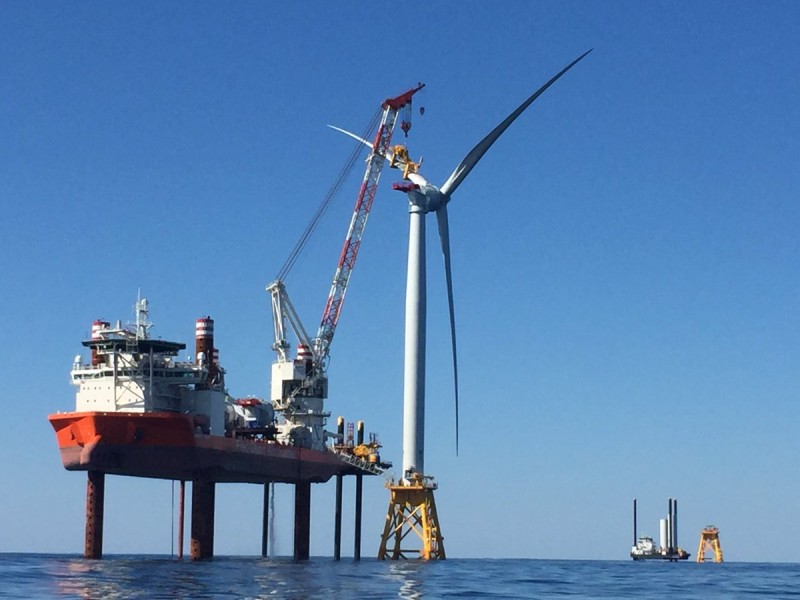 The Block Island Wind Farm under construction in 2016. The extension of a BOEM environmental impact study means Vineyard Wind will miss its targeted operations date of 2022, the company says. Deepwater Wind photo.
