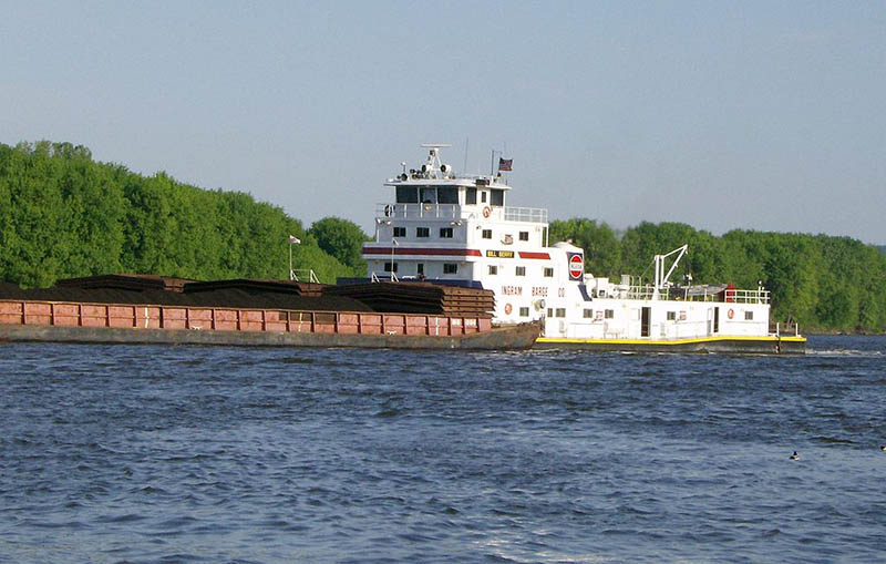 Towboat-Ingram-Miss-River