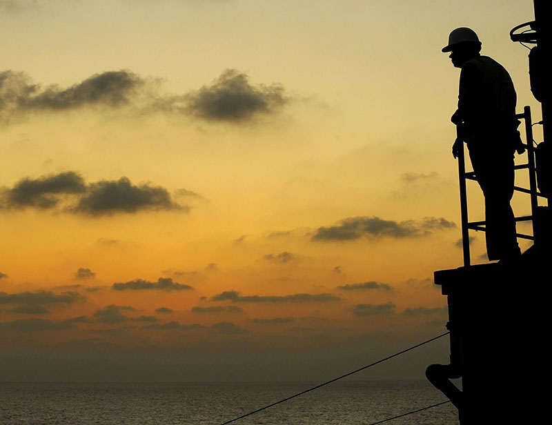 worker_platform_oil_rig_generic_cc