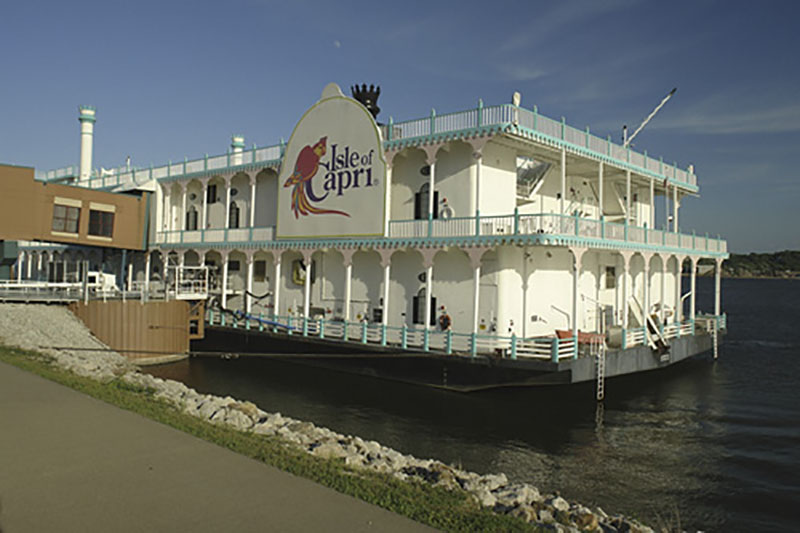 bettendorf-capri-casino-boat-cc-mark-goebel