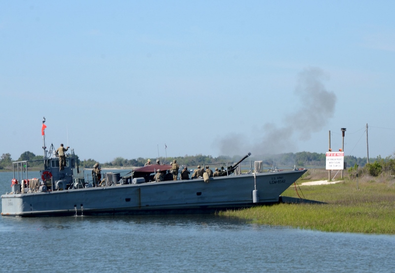 Landing craft onshore (800x554)