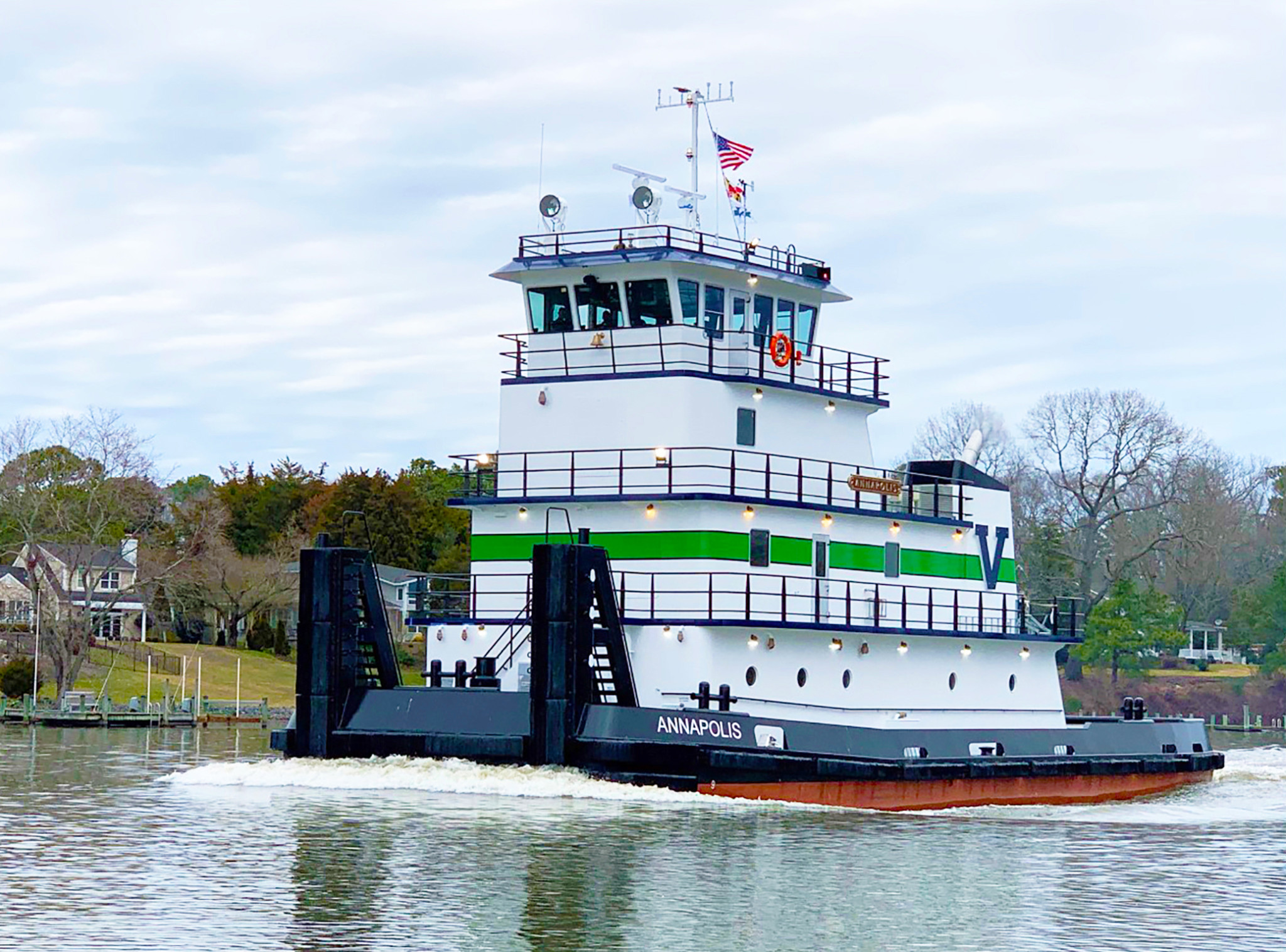 Vane Brothers tug Annapolis - photo by Ray Hoffman