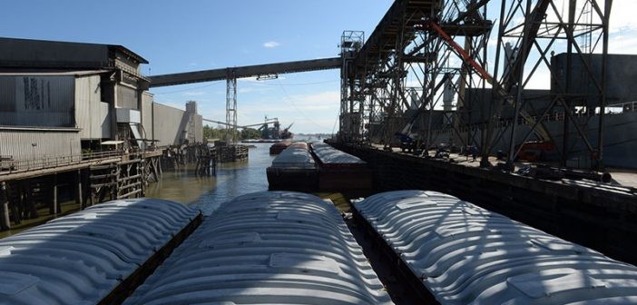 Grain-barges-NOLA-USDA-702x336