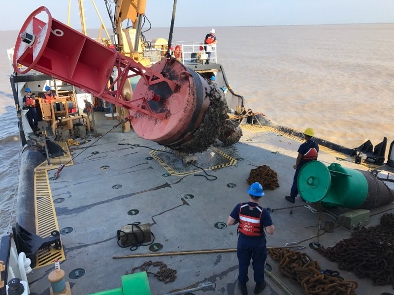 Harvey buoy recovery (800x600)