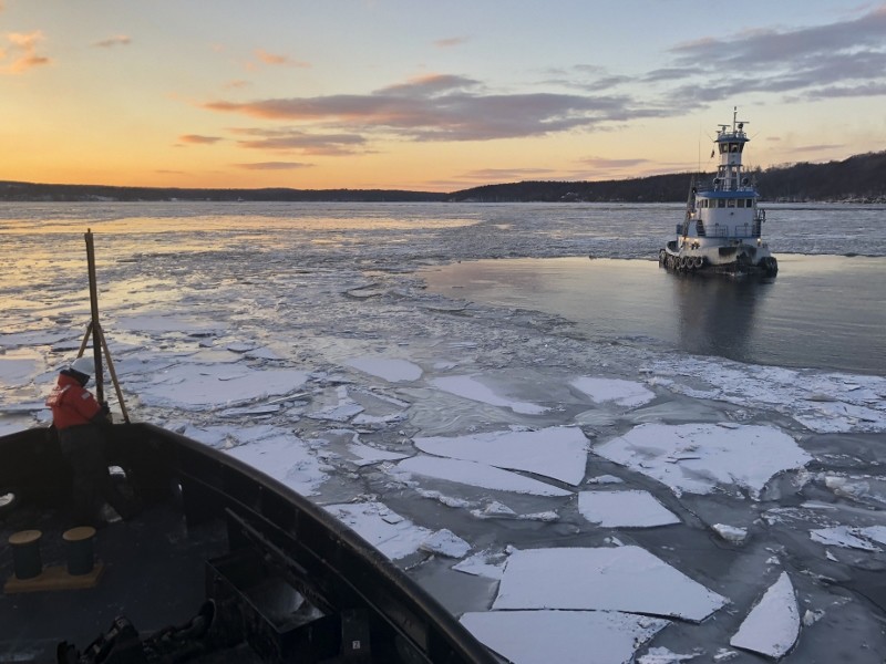 Coast Guard responds to vessels beset by ice in Hudson River