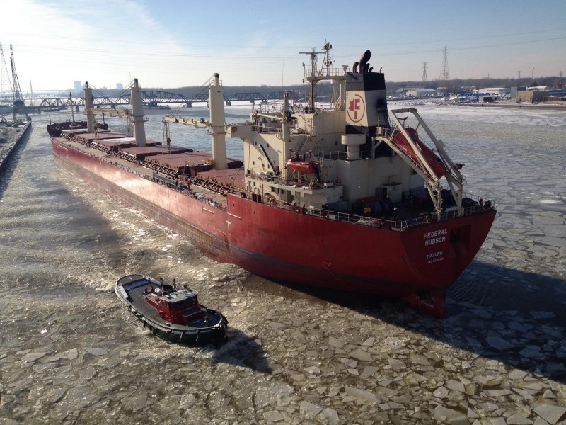Lakes Pilots photo Federal Hudson in ice (800x600)