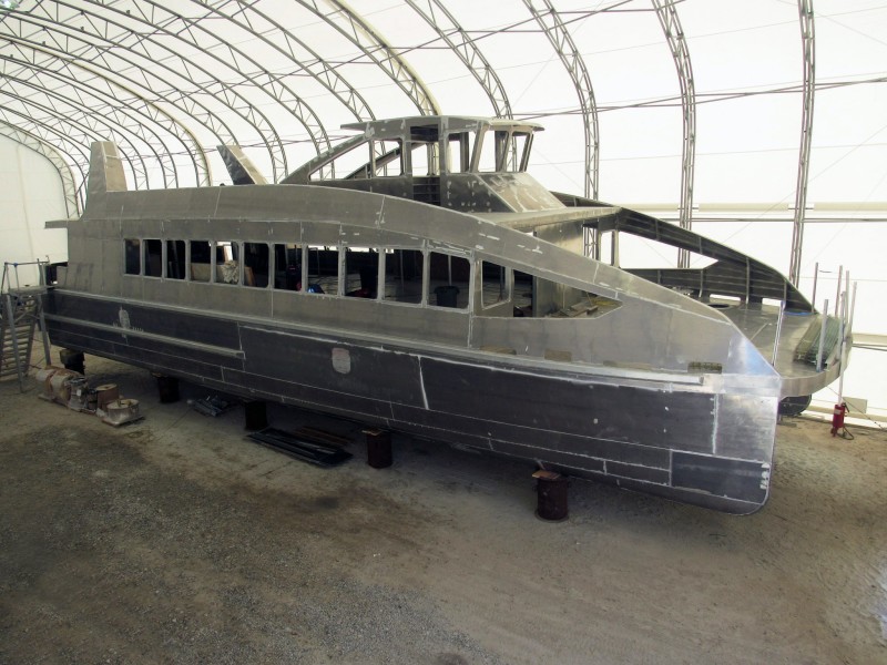 ny-ferry-metal-shark