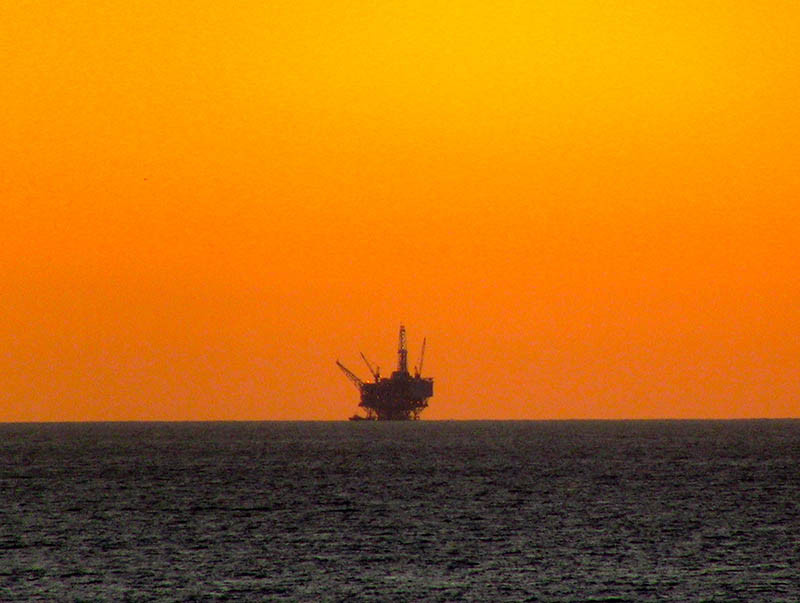 Off_Shore_Drilling_Rig_Santa_Barbara_CC_TheConduqtor
