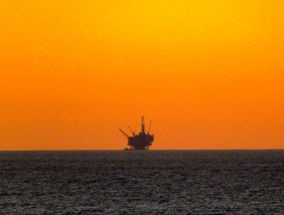 Off_Shore_Drilling_Rig_Santa_Barbara_CC_TheConduqtor