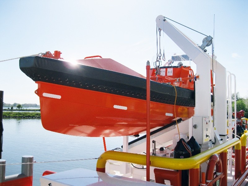 Palfinger rescue boat davit (800x600)