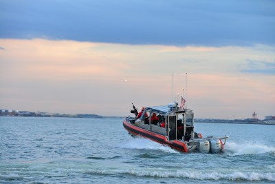 Response boat small