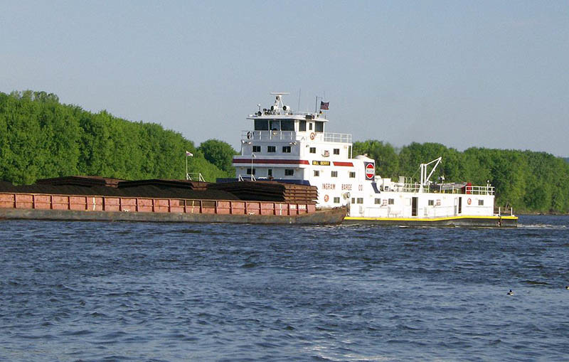 Towboat-Ingram-Miss-River