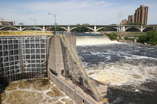 St Anthony Falls Lock &amp; Dam. June, 2009.