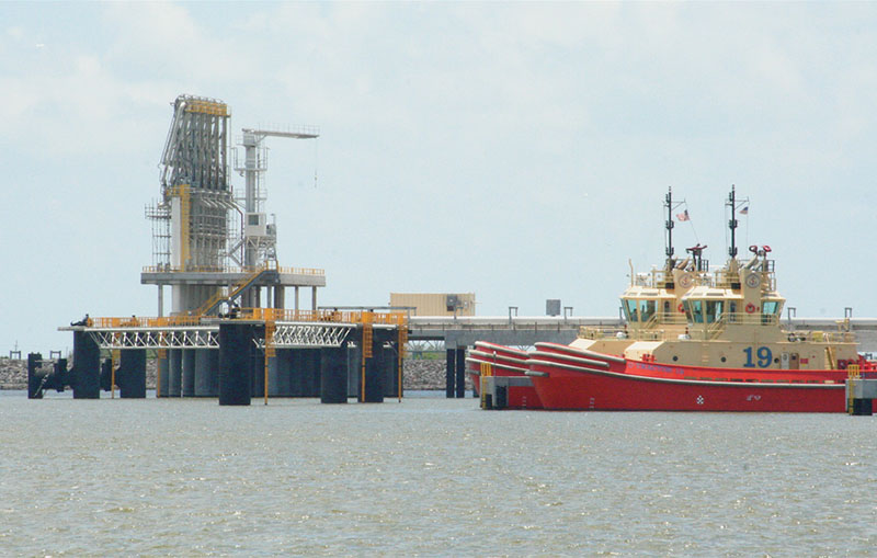Tugs-Golden-Pass-Sabine-Pass-CC-Roy-Luck