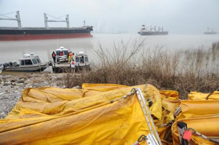 Barge collision spills oil on lower Mississippi | WorkBoat