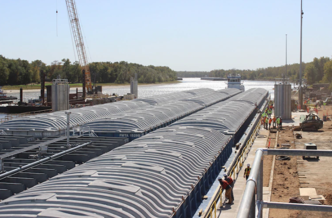 Corps reopens Illinois Waterway to navigation WorkBoat Commercial