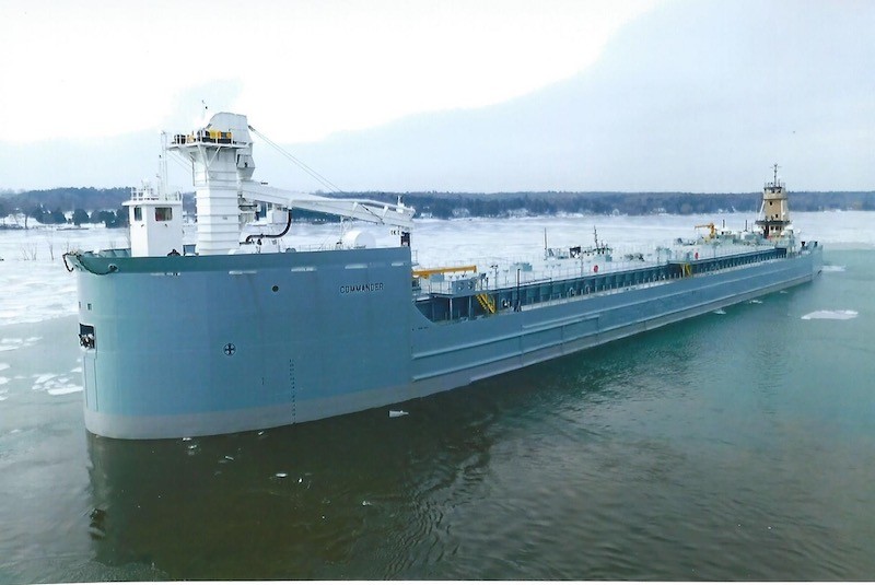 commander barge 2