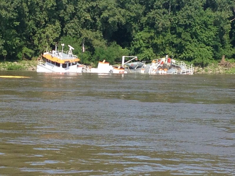 Towboat goes down in Mississippi River near Cairo