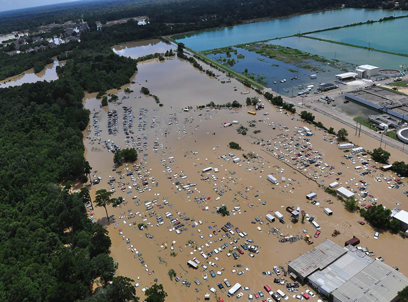 Coast Guard crews respond to Baton Rouge flooding