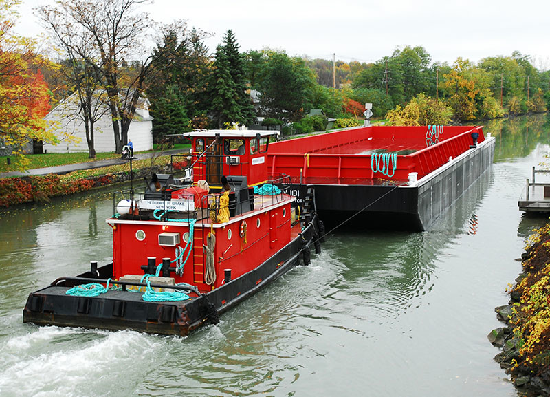 tug-barge-erie-canal-cc-bill-blevins